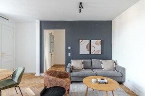 Fernseher, Stereoanlage