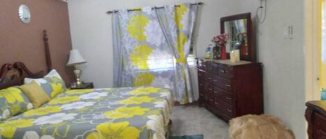 3 bedrooms, iron/ironing board, WiFi