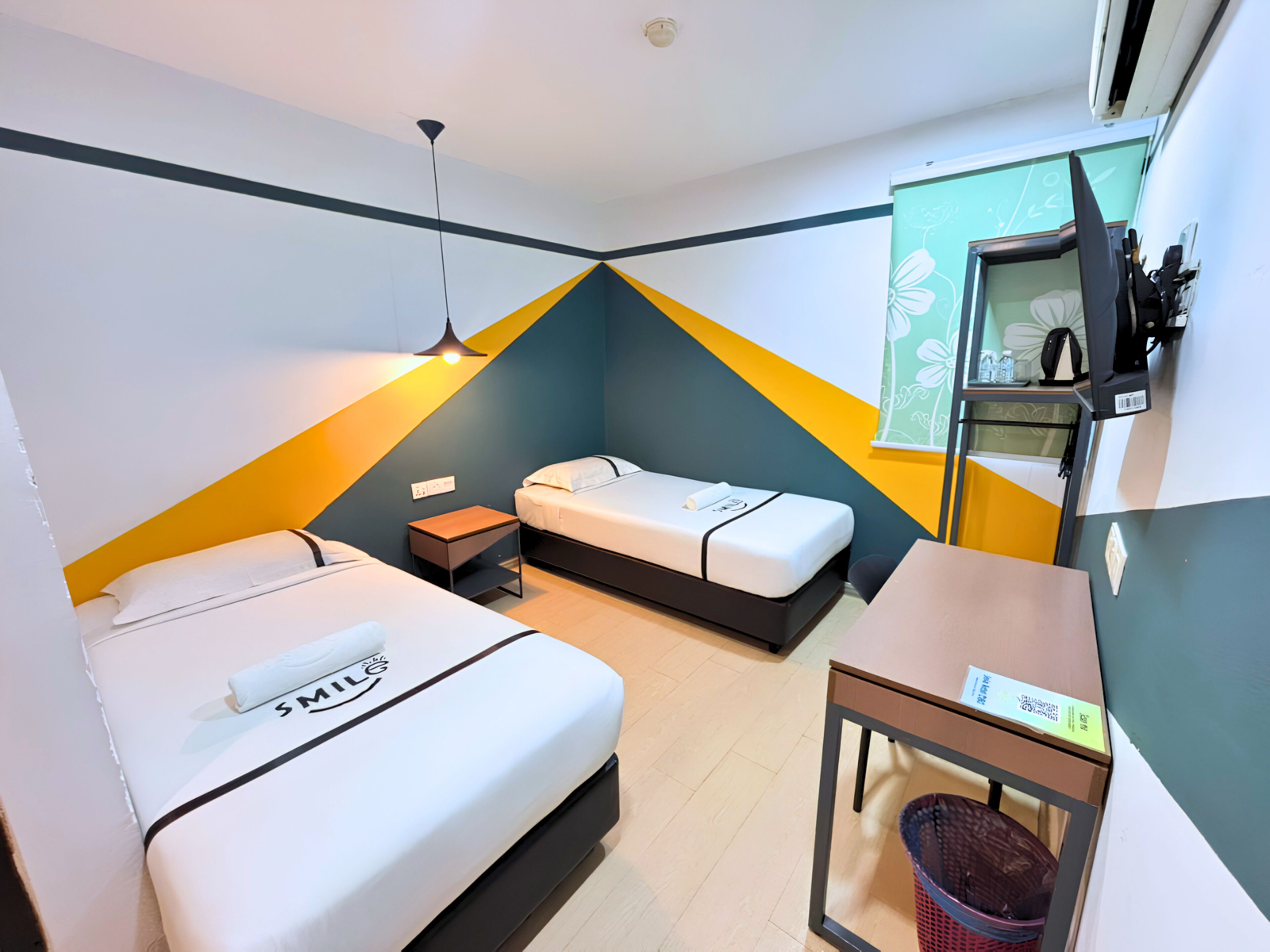 Chambre avec lits jumeaux | Bureau, chambres insonorisées, fer et planche à repasser, Wi-Fi gratuit