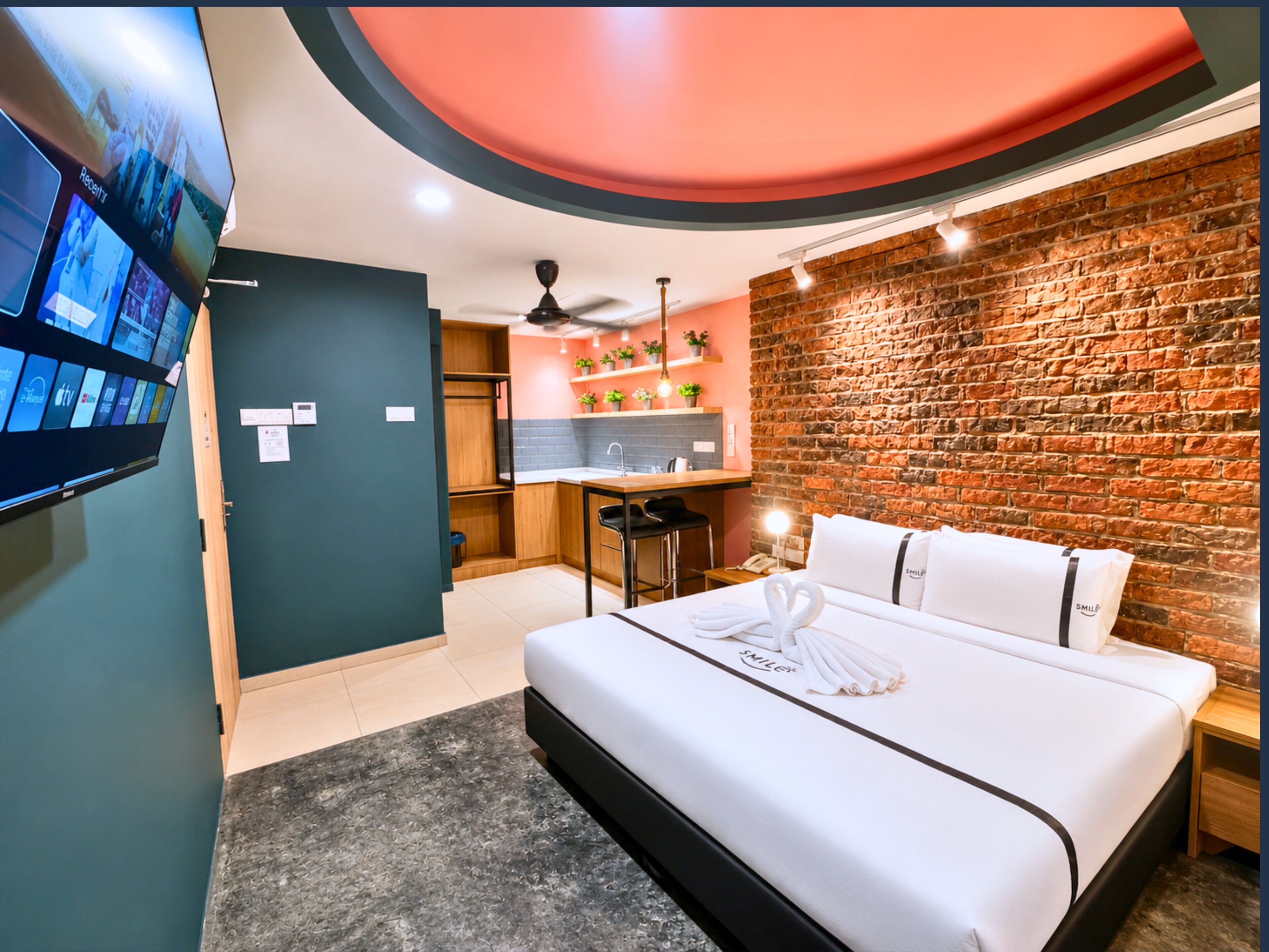 Studio | Bureau, chambres insonorisées, fer et planche à repasser, Wi-Fi gratuit