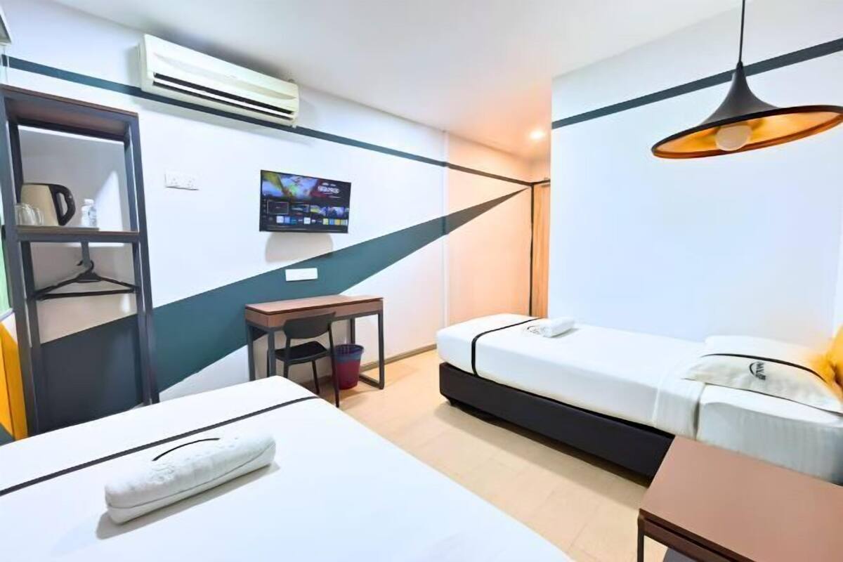 Bureau, chambres insonorisées, fer et planche à repasser, Wi-Fi gratuit