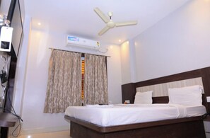 Deluxe-Doppelzimmer | Schreibtisch, kostenloses WLAN, Bettwäsche