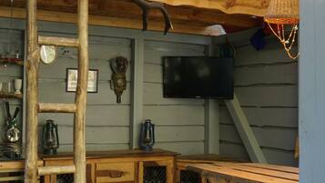 Cabaña, 1 habitación, para fumadores, sauna | Restaurante al aire libre