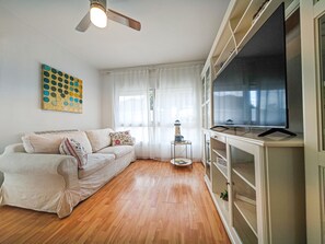 TV - MARIA PAZ apartment in first line CAmbrils (Cambrils)