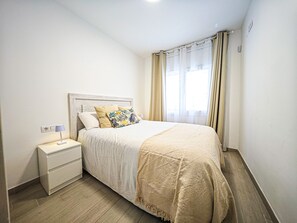 1 bedroom, bed sheets - JARDIN BABILONIA apartment in Salou (Salou)