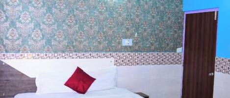 Desk, free WiFi, bed sheets