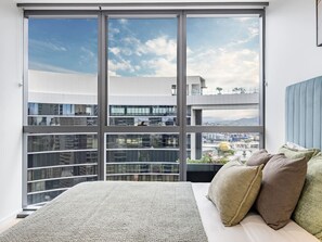 4 habitaciones, tabla de planchar con plancha y wifi