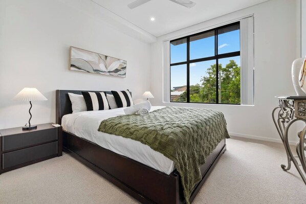 2 bedrooms, desk, iron/ironing board, WiFi