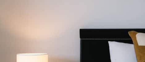 2 室のベッドルーム、デスク、アイロン / アイロン台、WiFi