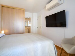 1 Schlafzimmer, Schreibtisch, Bügeleisen/Bügelbrett, WLAN