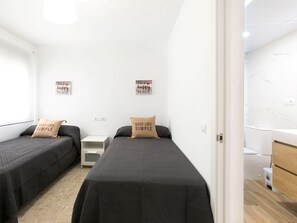 3 chambres, bureau, accès Internet