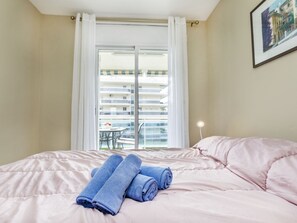 2 chambres, bureau, accès Internet