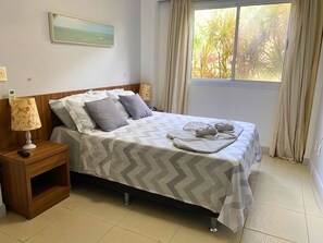 2 bedrooms, travel crib, free WiFi, bed sheets