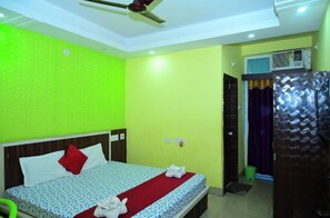 Desk, free WiFi, bed sheets