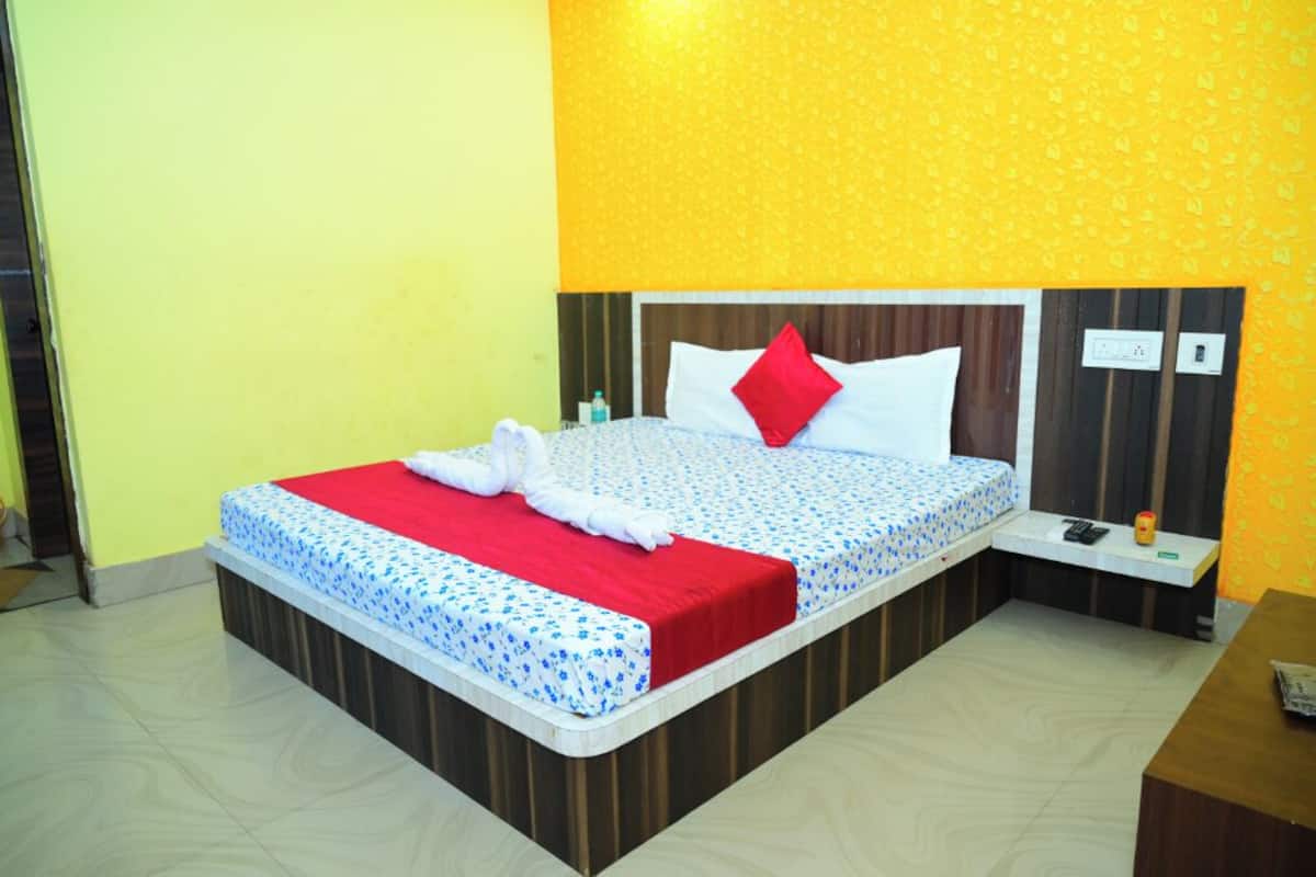 Escritorio, wifi gratis y ropa de cama