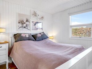 3 bedrooms, Internet