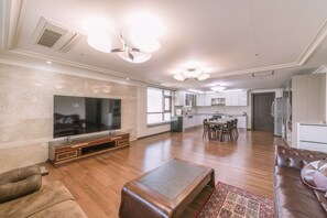 Books - Available for up to 30 people 4-bedroom apartment in enchanting Busan with WiFi (Busan)