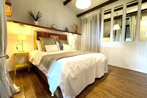 4 bedrooms, travel crib, free WiFi