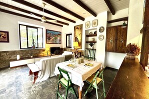 Interior - Villa in Cefalù with Pool and Forest Retreat (Castelbuono (PA))