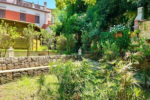 Property grounds - Villa in Cefalù with Pool and Forest Retreat (Castelbuono (PA))