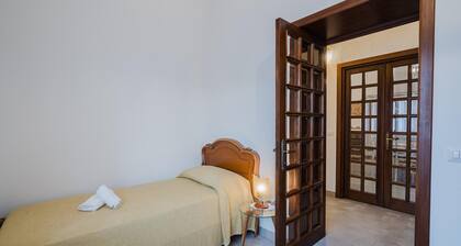 Ferienhaus in Lu Bagnu nahe Strände