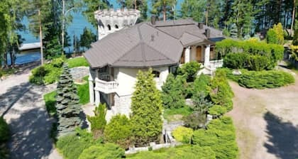 Pinecrest Villa - Castle Style Living on Seaside