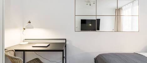 2 Schlafzimmer, Schreibtisch, Bügeleisen/Bügelbrett, kostenloses WLAN