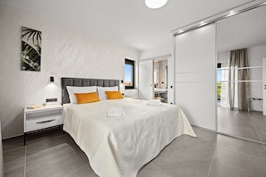 3 bedrooms, iron/ironing board, travel crib, free WiFi
