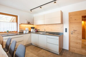 Microwave, dishwasher, coffee/tea maker, high chair