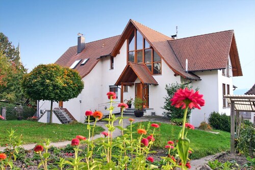 Ferienwohnung 'Widenhorn' mit Seeblick, Gemeinschaftsgarten und Wi-Fi