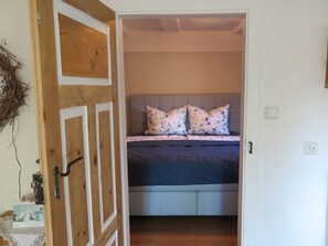 1 bedroom, free WiFi, bed sheets - Apartment 'Fachwerktraum Im Hof' with Shared Terrace, Shared Garden and Wi-Fi (Alheim)