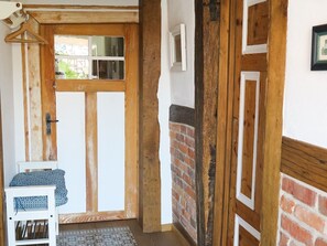 Interior - Apartment 'Fachwerktraum Im Hof' with Shared Terrace, Shared Garden and Wi-Fi (Alheim)