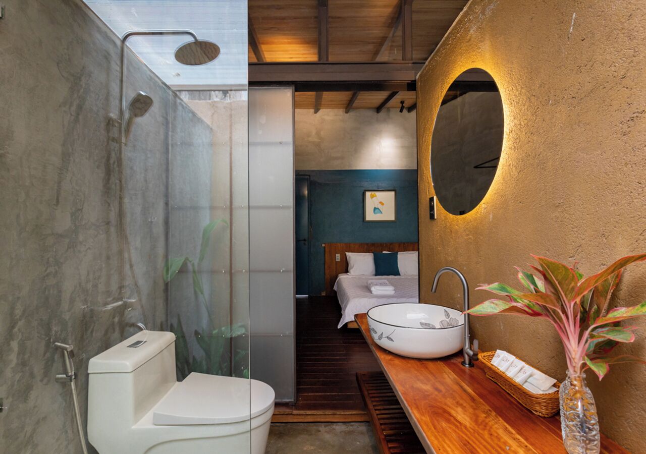 Shower, free toiletries, hair dryer, bathrobes