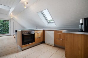 Kühlschrank, Ofen, Herdplatte, Geschirrspüler