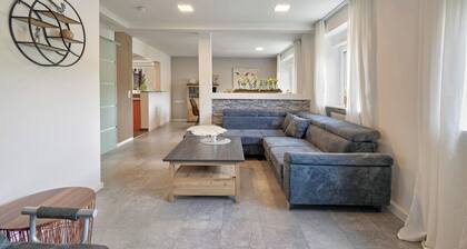 Ferienwohnung Högenbachtal" mit privater Terrasse, privatem Garten und Wi-Fi