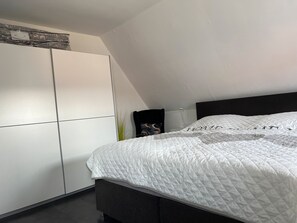 1 sovrum, strykjärn/strykbräda, gratis wi-fi och sängkläder