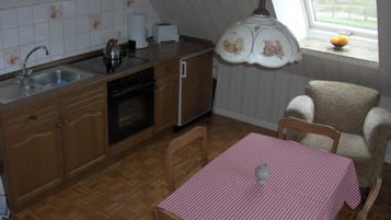 Kühlschrank, Ofen, Herdplatte, Geschirrspüler