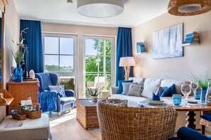 TV, DVD player - Suite 'Seelixir' with Lake View, Shared Garden and Wi-Fi (Spalt / Enderndorf am See)