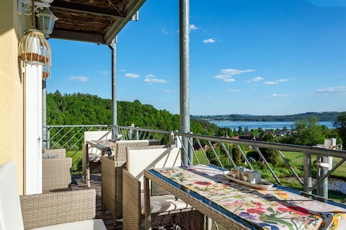 Suite 'Seensucht' with Lake View, Shared Garden and Wi-Fi