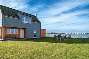 Exterior - Holiday Home 'Am Meer' with Sea View, Private Terrace and Wi-Fi (Kappeln)
