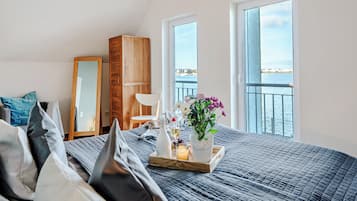 2 bedrooms, iron/ironing board, free WiFi