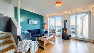 Televisie en een open haard