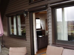 Property grounds - Apartment '2' with Shared Garden, Balcony and Wi-Fi (Eriskirch)