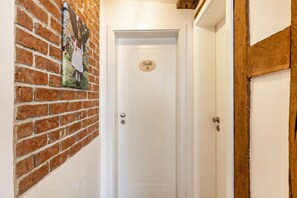 Interior - Room 'Doppelzimmer 3' with Wi-Fi (Schwalmstadt)