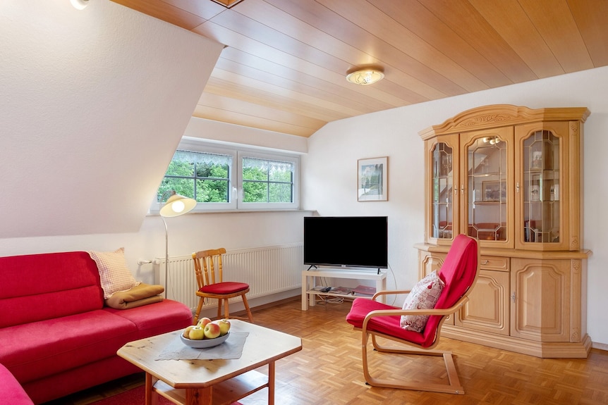 Ferienwohnung 'Blumenwiese, 80qm' Mit Bergblick, Gemeinschaftsterrasse Und Wi-fi - Stegen