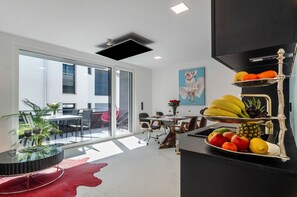 Dining - Apartment 'Purer Genuss - Exklusive' with Mountain View, Wi-Fi and Air Conditioning (Owingen)