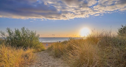 Modern vacation apartment with sauna & garden - space for 8 guests near the beach