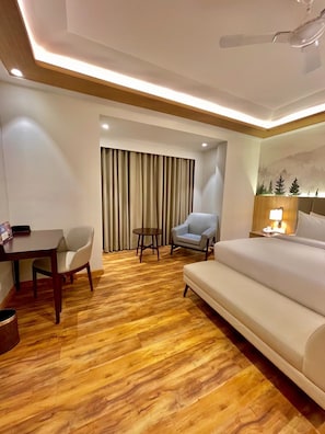 Quarto superior, 1 cama King, para não fumantes, vista para a cidade | Roupas de cama premium