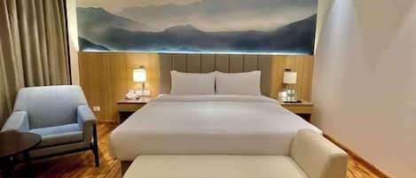 Chambre Deluxe, 1 trĂšs grand lit, non-fumeur, vue montagne