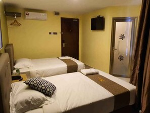 Superior Triple Room | Free WiFi - Enrich Hotel Shah Alam by uBook (Shah Alam)